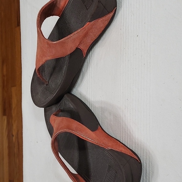 Fit Flops Wobbleboard Womens Flip Flops Sandals Red Shimmery Size 7 GUC READ - Picture 5 of 14